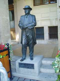 Sopron, Fő tér 01. Soproni Turner Mihály szobra.jpg Sopron, Fő tér 01. Soproni Turner Mihály szobra.jpg